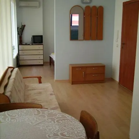 Crystal, Sugarev Aparthotel 3*